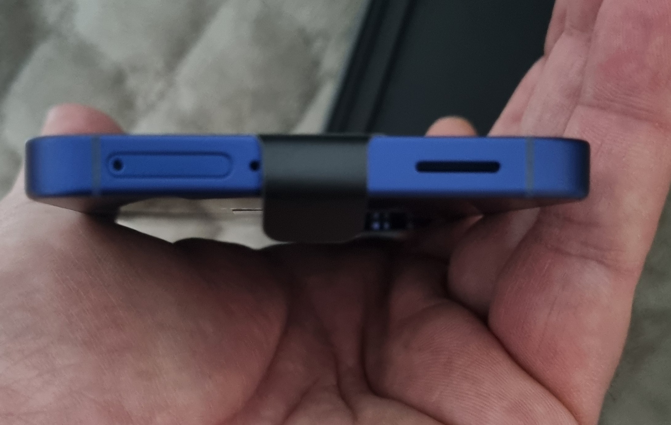 Prodavam Nov Samsung Galaxy S25 5g 12/256